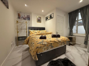 Luxury Studio in Victoria, 7 minutes walk to Victoria Station, Room 2